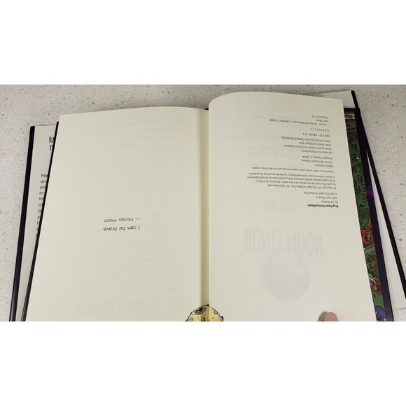Honey Moon Dog Daze Hardcover  Illustrated 2017 ERROR Misprint Cover Upside Down - Picture 14 of 16